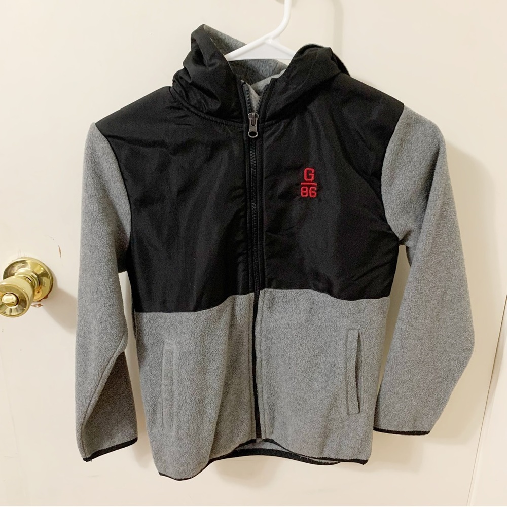 Gap kids boys Grey/black hooded fleece jacket size medium